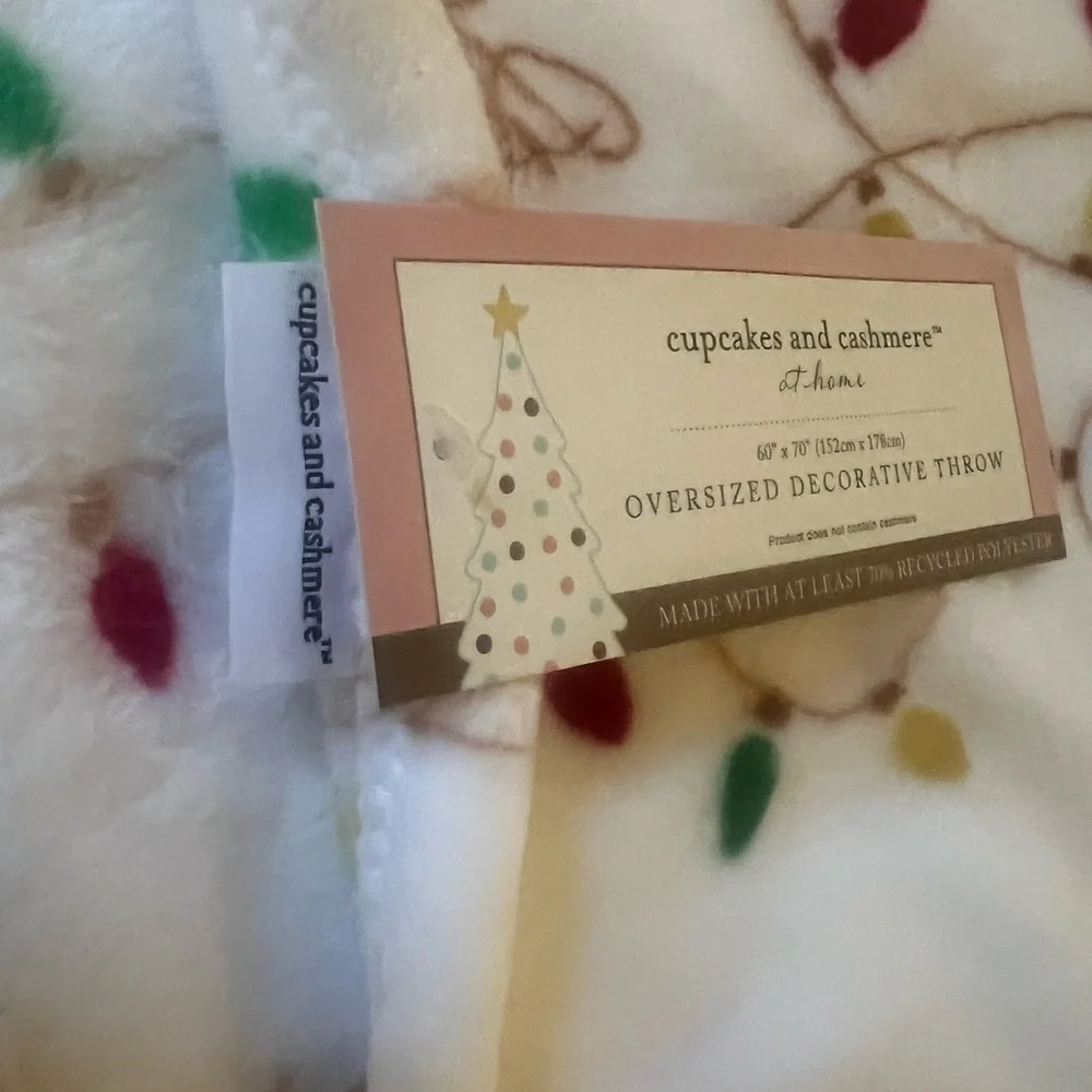 Cupcakes and Cashmere White Large Oversized 60x70 Throw Merry Christmas Lights🎄
